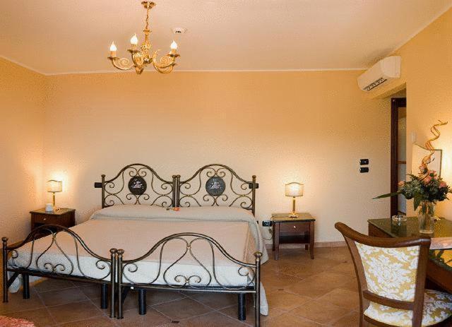 Agostiniana Hotel Santa Teresa Di Riva Ngoại thất bức ảnh